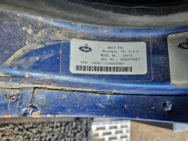 2003-mack-granite-cv713-image-44