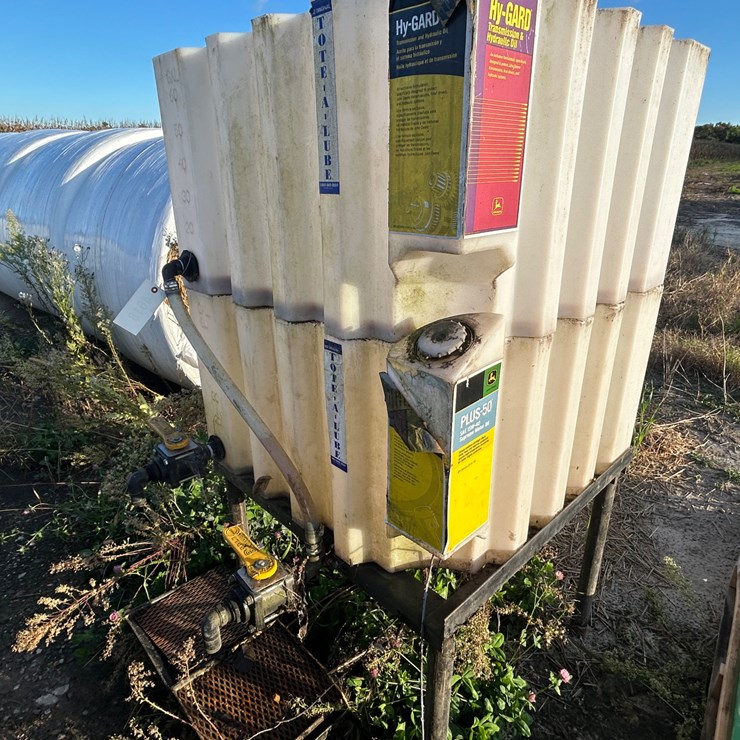 #4618 • Bulk Oil Barrels