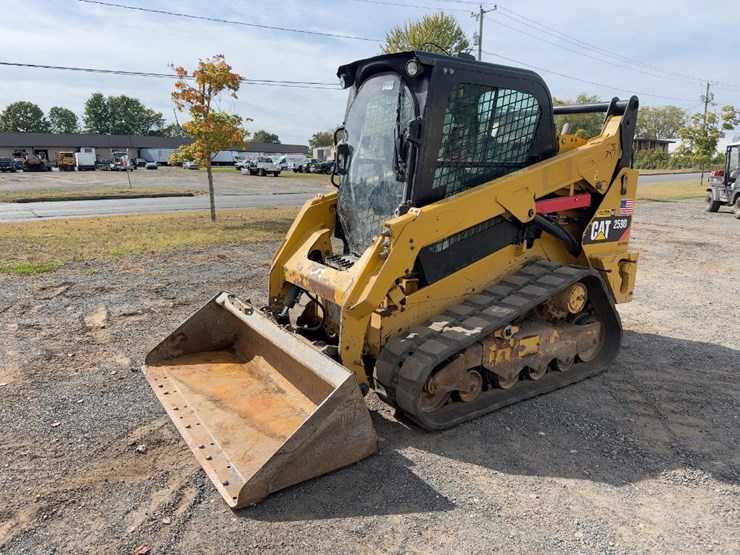 2019-caterpillar-259d-image-1