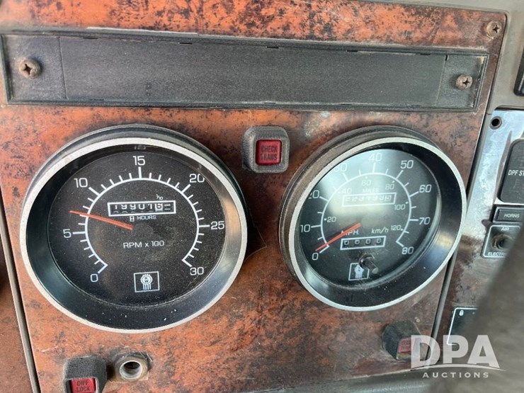 2009-kenworth-t370-image-50