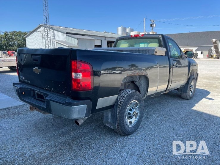 2011-chevrolet-2500hd-image-8
