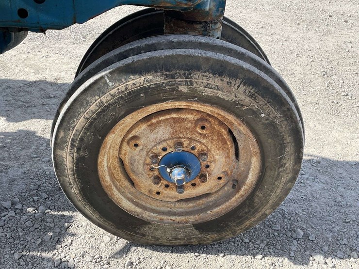 ford-4000-image-18