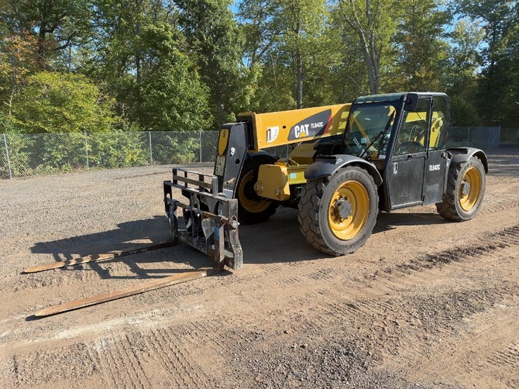 2014-caterpillar-tl642c-image-1