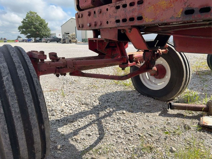 farmall-560-diesel-image-21