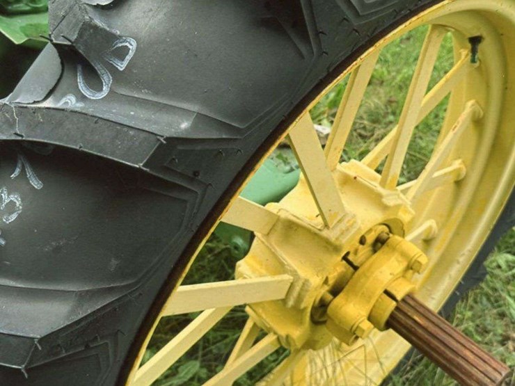 john-deere-b-image-5
