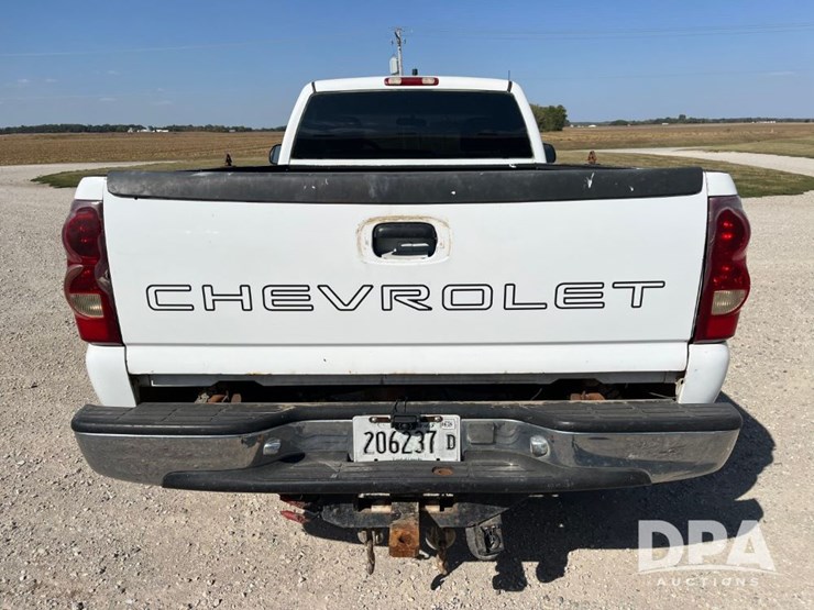 2003-chevrolet-2500hd-image-33