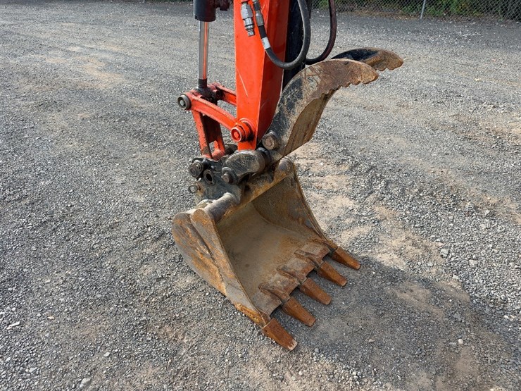 2019-kubota-kx040-4-image-12