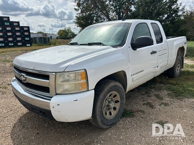 2008-chevrolet-silverado-image-25