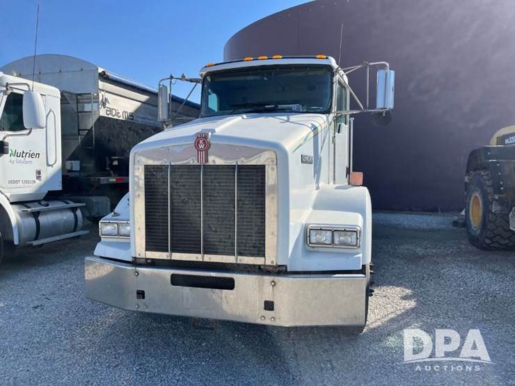 2005-kenworth-t800-image-2
