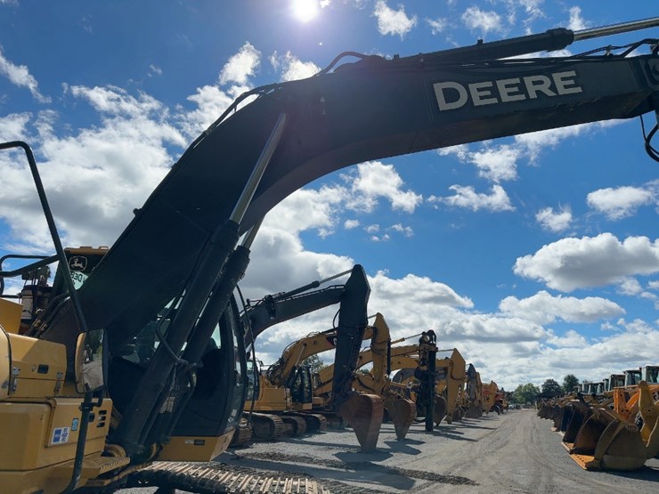 2019-deere-300g-lc-image-11