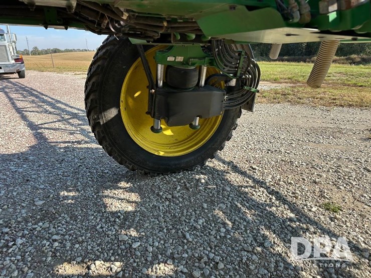 2021-john-deere-r4044-image-28