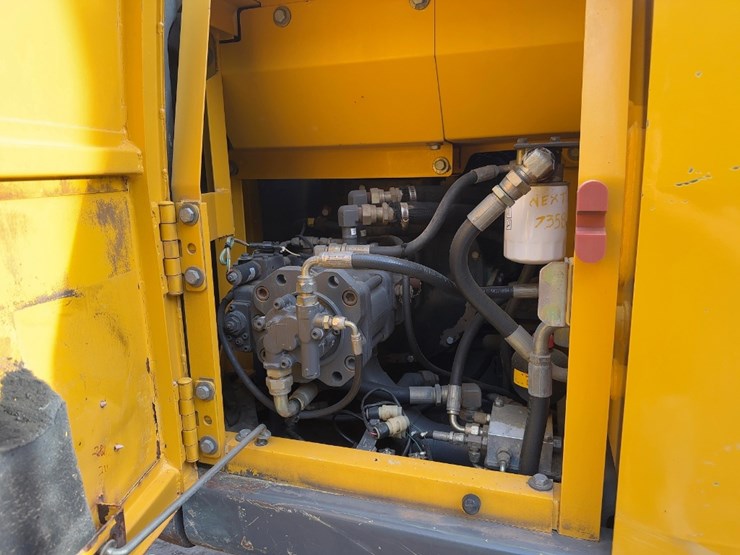 2003-volvo-ec140b-lc-image-32