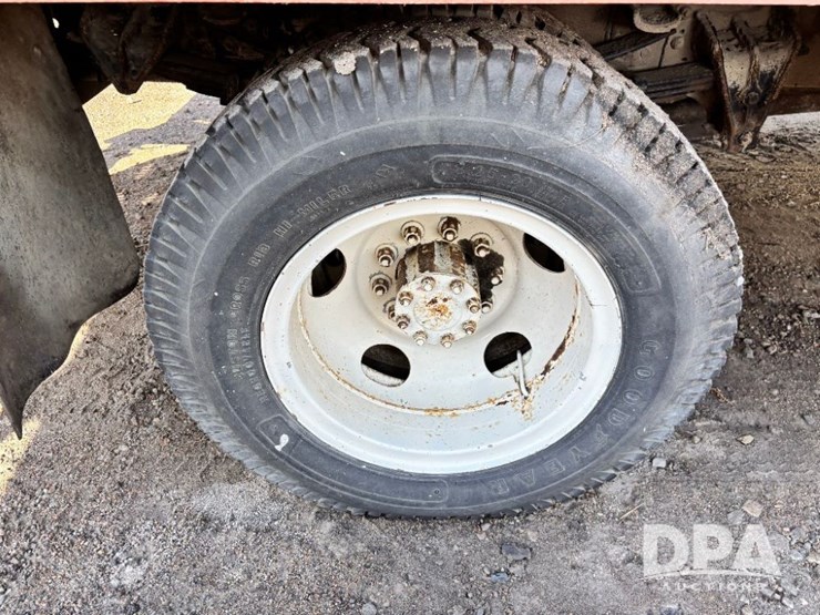 1981-international-1754-bucket-truck-(gp11561,-unit-78228)-image-47