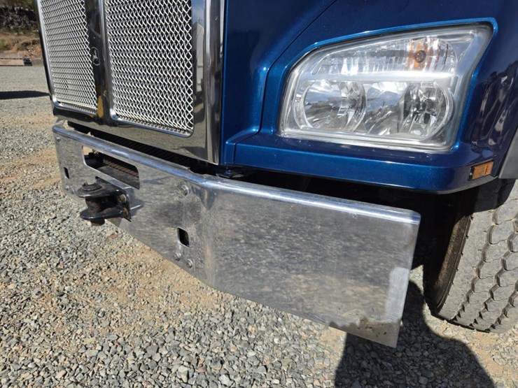 2017-kenworth-t880-image-10