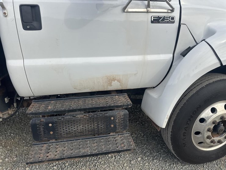 ford-f750-image-12