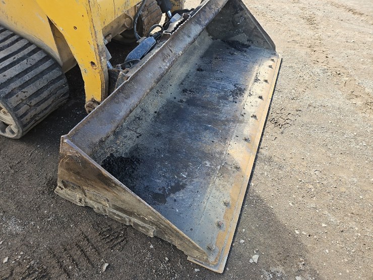 2011-caterpillar-257b3-image-18