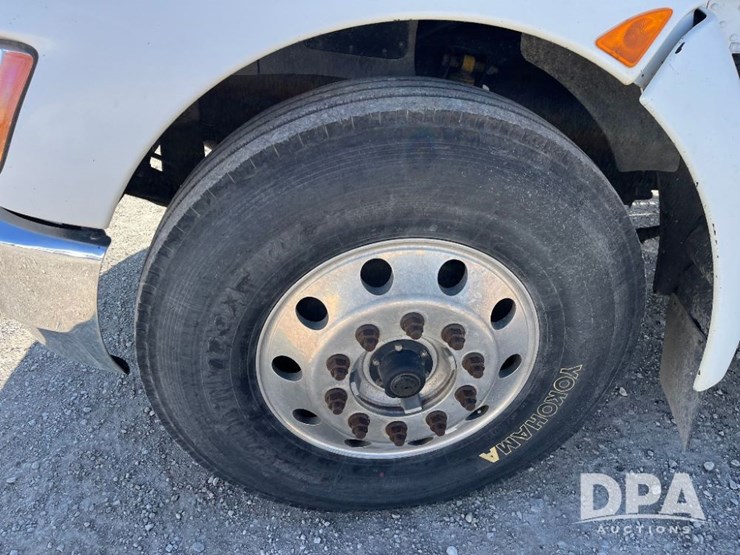 2009-kenworth-t370-image-15