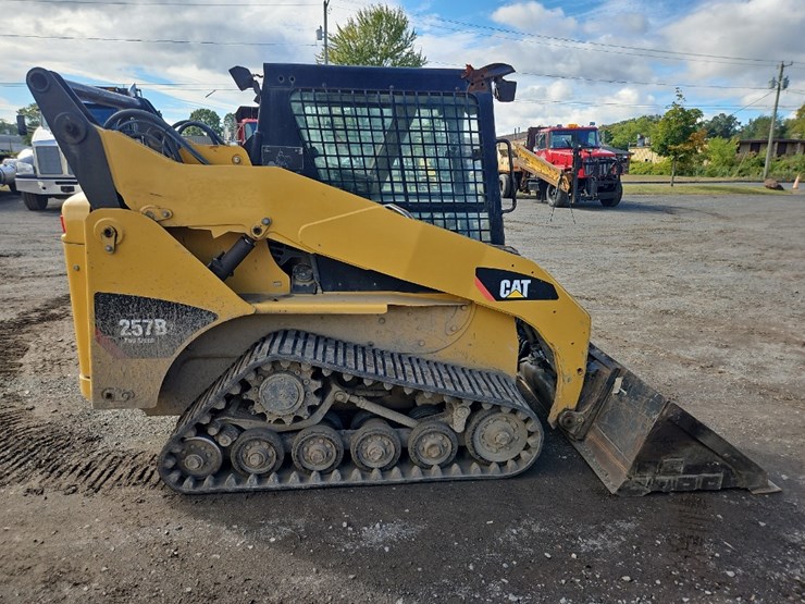 2011-caterpillar-257b3-image-6