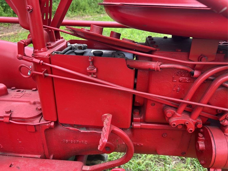 farmall-140-image-37