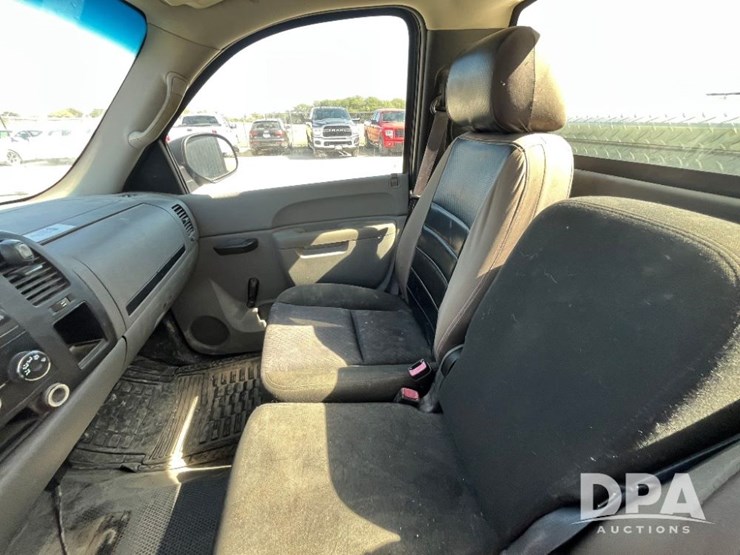 2011-chevrolet-2500hd-image-57