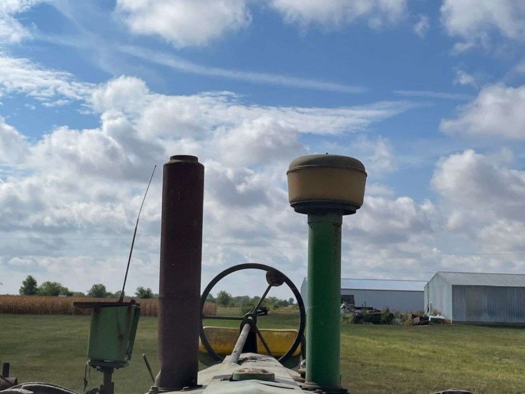 john-deere-720-image-9