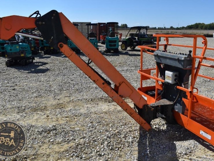 2013-jlg-600aj-image-29