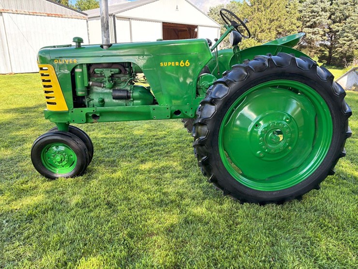 1955-oliver-super-66-image-2