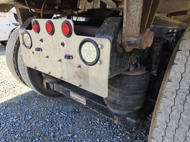 2017-kenworth-t880-image-39