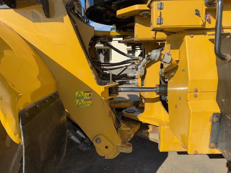 2016-caterpillar-980m-image-17