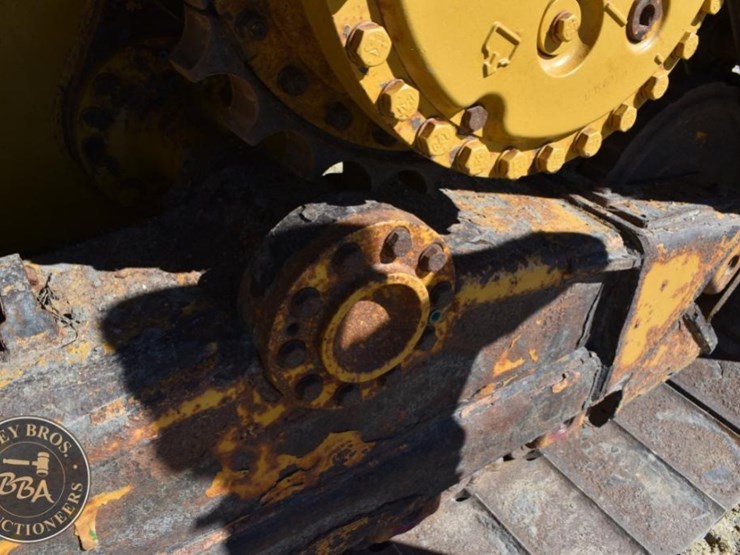 2020-caterpillar-d6n-lgp-image-60