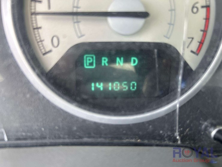 2008-chrysler-town-&-country-image-11