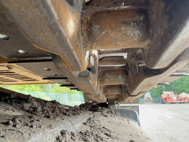 2021-caterpillar-305-image-30