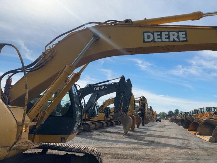 2004-deere-225c-lc-image-11