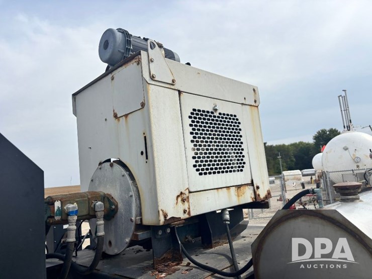 2012-behnke-dry-tender-trailer-(gp11554)-image-61