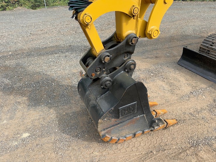 2021-caterpillar-305-image-15