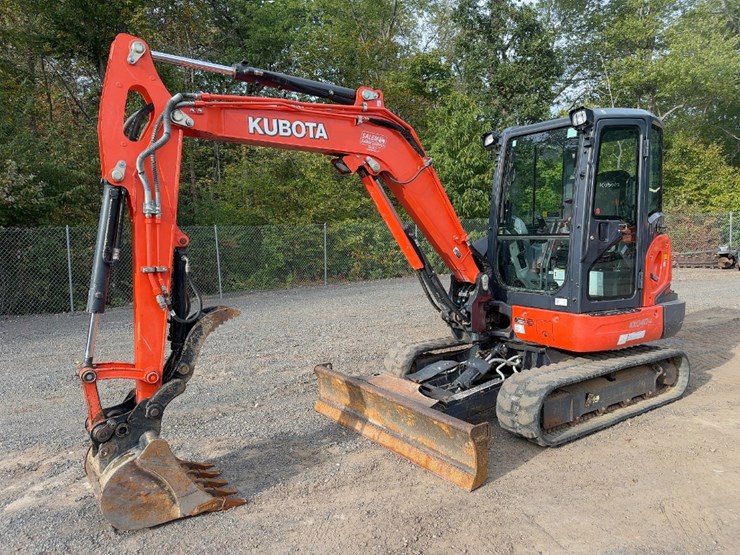 2019-kubota-kx040-4-image-1