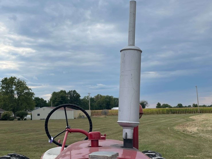 farmall-130-image-10
