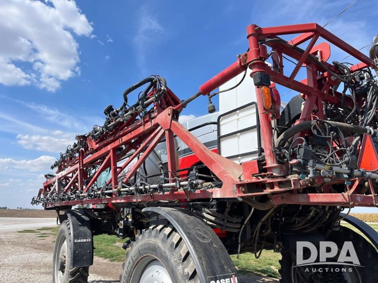2017-case-ih-patriot-4440-image-47