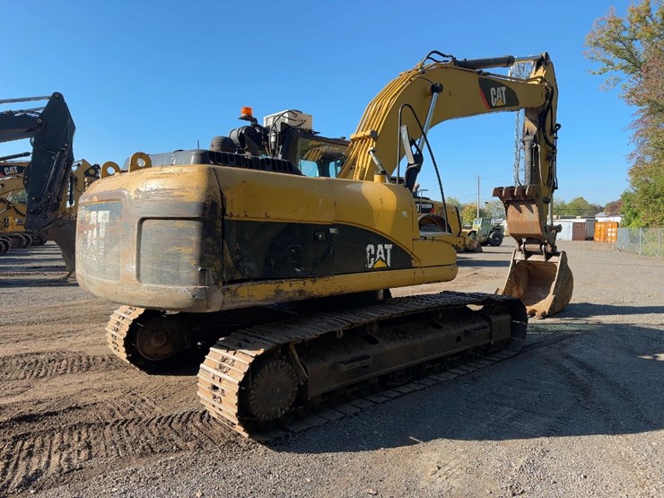 2011-caterpillar-320dl-image-5
