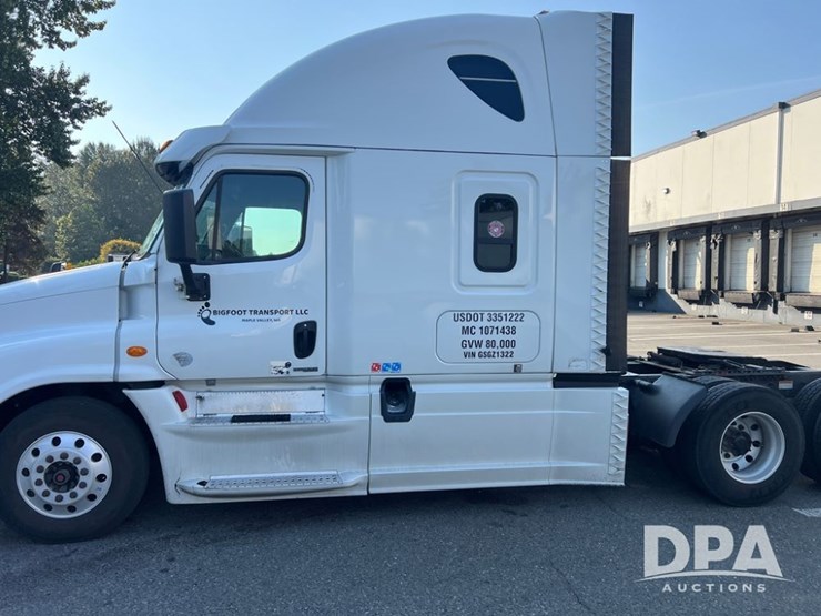 2016-freightliner-tr-125-semi-(ls0419,-unit-884)-image-4
