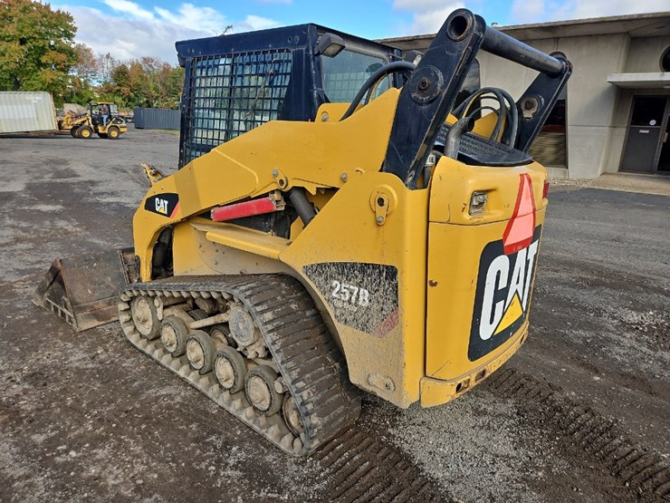 2011-caterpillar-257b3-image-3