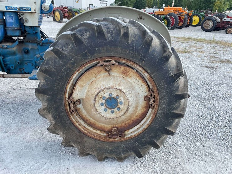 ford-4000-image-45