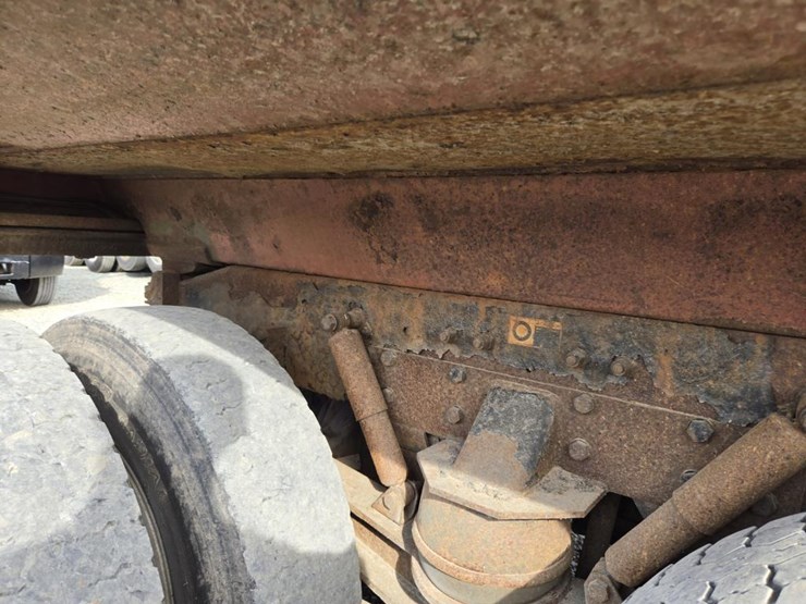 2002-kenworth-t800-image-33