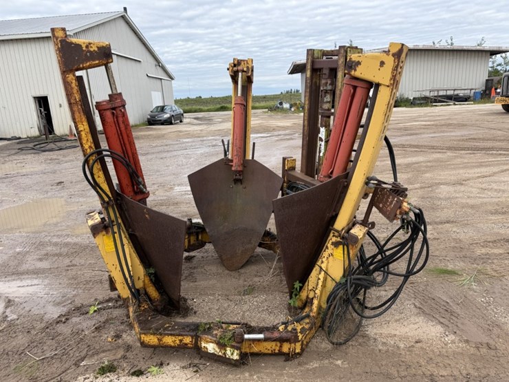 #2558-•-(3)-point-hydraulic-tree-spade-image-1