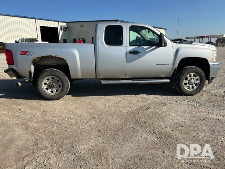 2013-chevrolet-2500hd-image-8