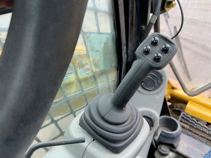 2012-caterpillar-262c2-image-16