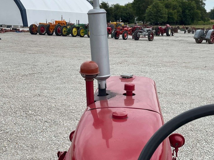 farmall-130-image-48