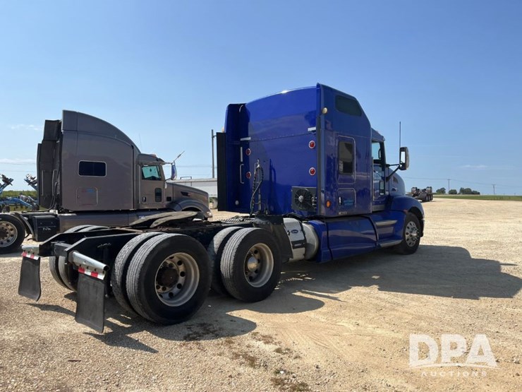 2013-kenworth-t660-image-11