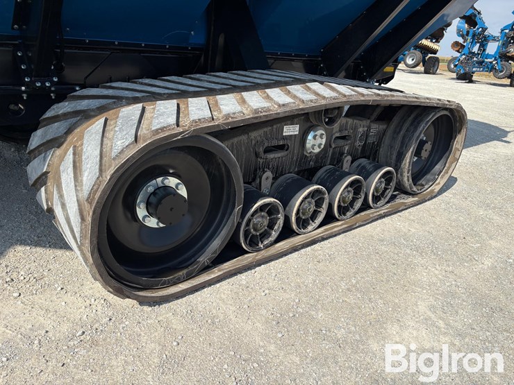 2024-kinze-1421-grain-cart-image-9