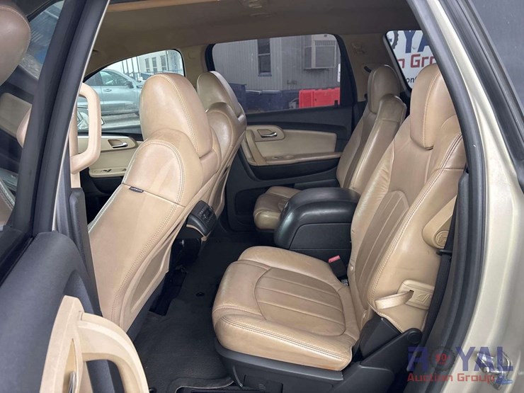 2010-chevrolet-traverse-image-18